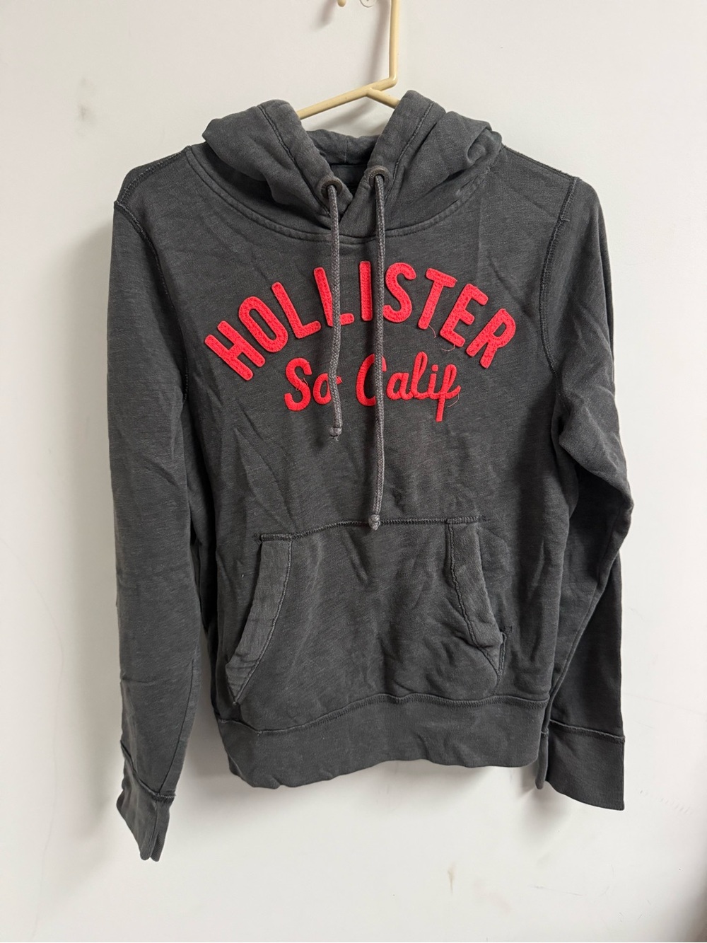 Hollister Men's Charcoal Crewneck Hoodie with Red Logo
